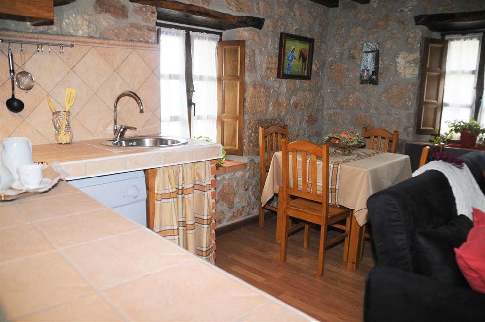 Apartamentos Rurales El Tio Pablo Picos De Europa Tresviso Exterior photo